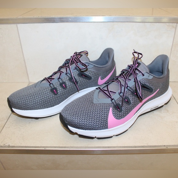Nike Quest running shoes (women’s 9.5) - Picture 3 of 9